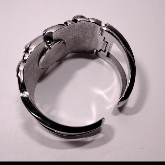 Sahil Rhinestone Quartz Cuff Watch Silver Tone NWOT - Picture 3 of 4